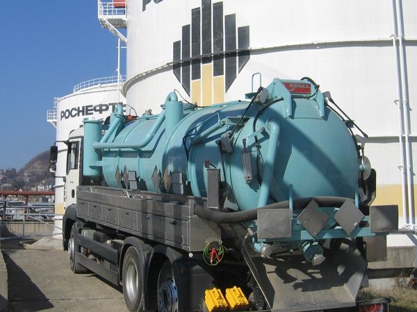 kroll_mashina_dlja_promyvki_neftehranilishh_01.jpg kroll_mashina_dlja_promyvki_neftehranilishh_01.jpg